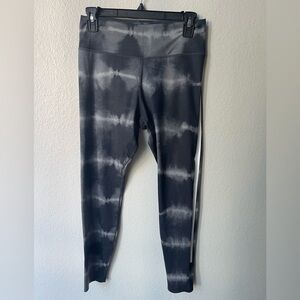 NIKE Women Black and Gray Tie-Dye Leggings